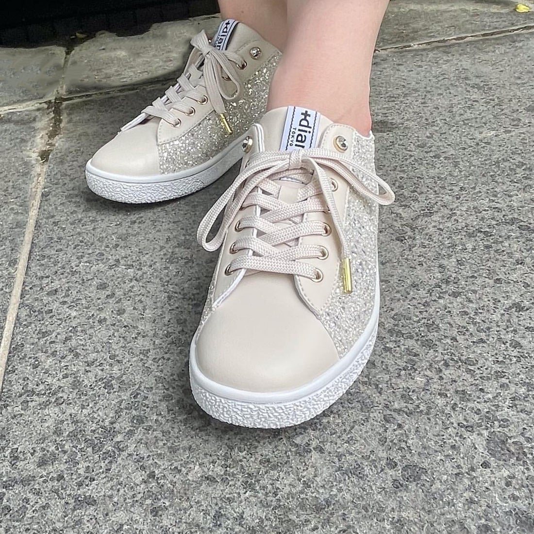 プラスダイアナ ＋diana サイドグリッタースニーカー （ゴールド光布