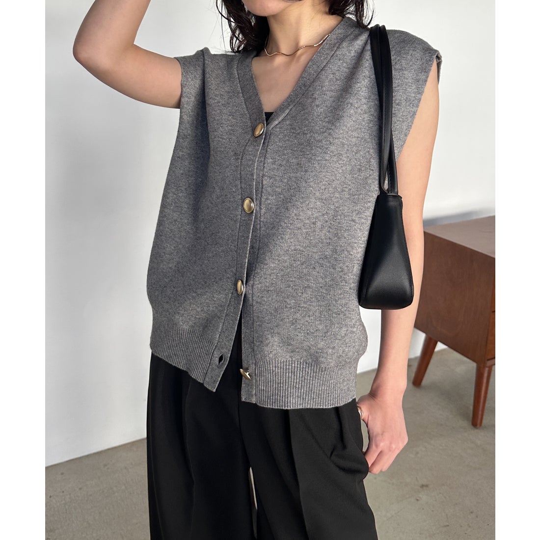 ラナン RANAN MT洗える！ゴールド調ボタンニットベスト （グレー） -靴