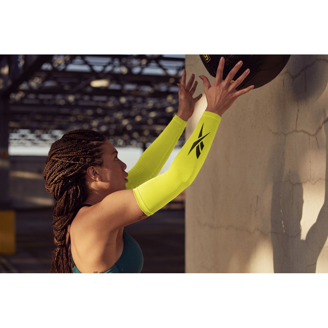 Reebok Fitness コンプレッションアームスリーブ L/XL （イエロー