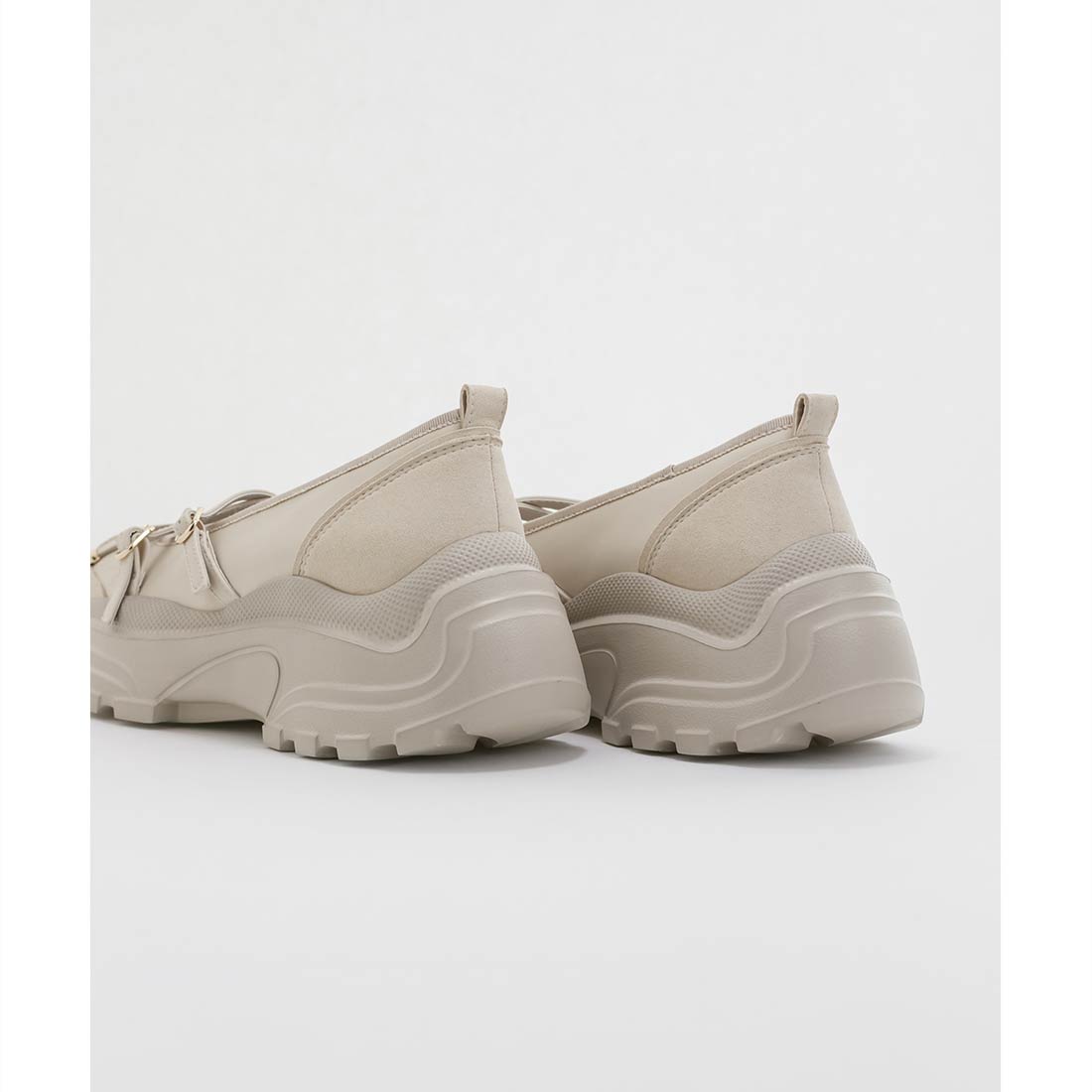 ランダ RANDAボリュームソールトゥシューズライクスニーカー （IVORY