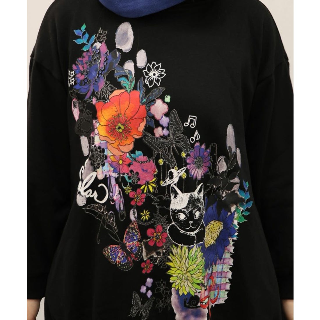 スカラー ScoLar ネコ花柄モックネック裏毛ワンピース （ブラック