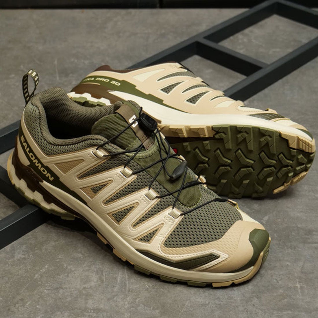 サロモン SALOMON XA PRO 3D V9 DEEP-LICHEN-GREEN/SAFARI/DARK-EARTH