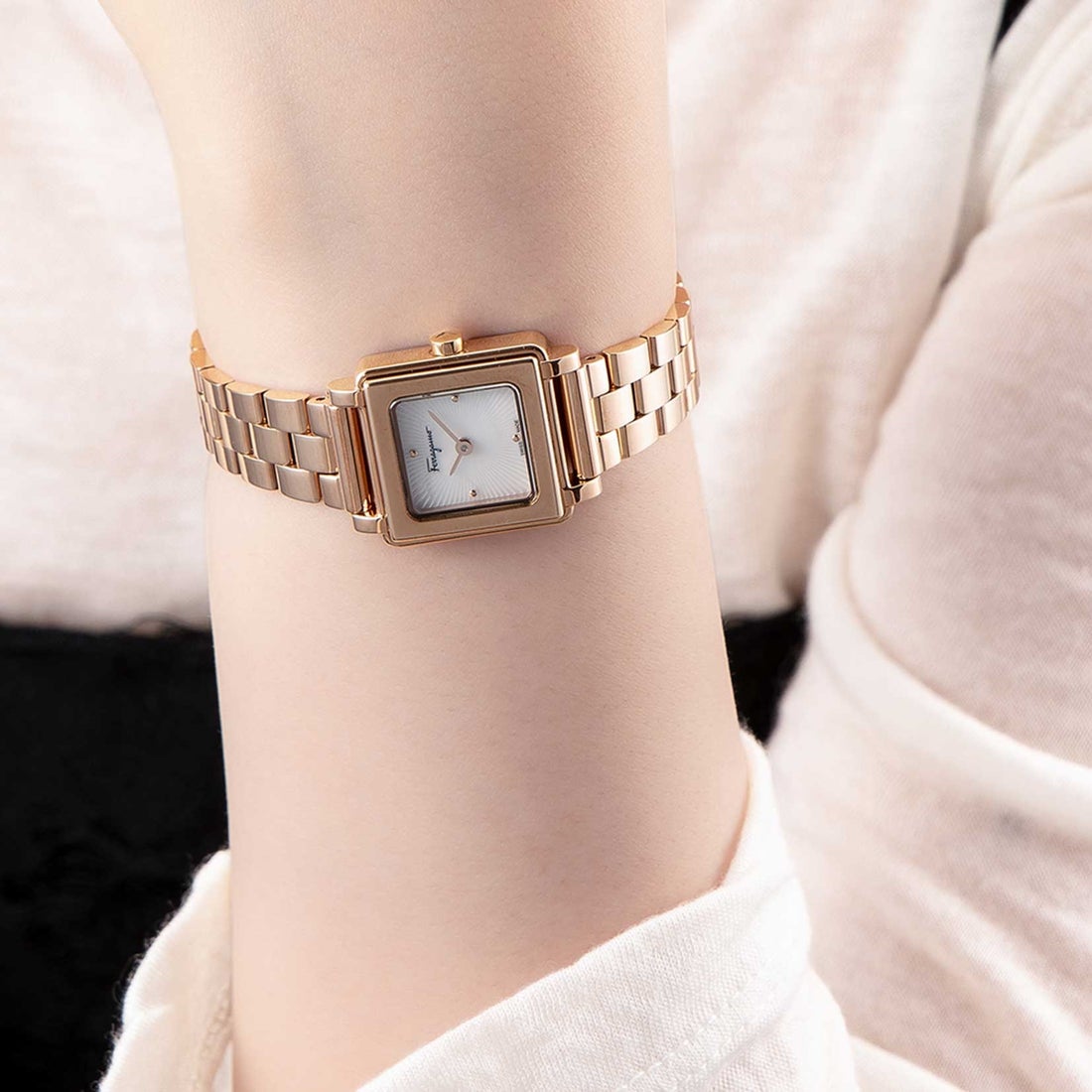 Salvatore Ferragamo フェラガモ Ferrgamo スクエア レディース 時計