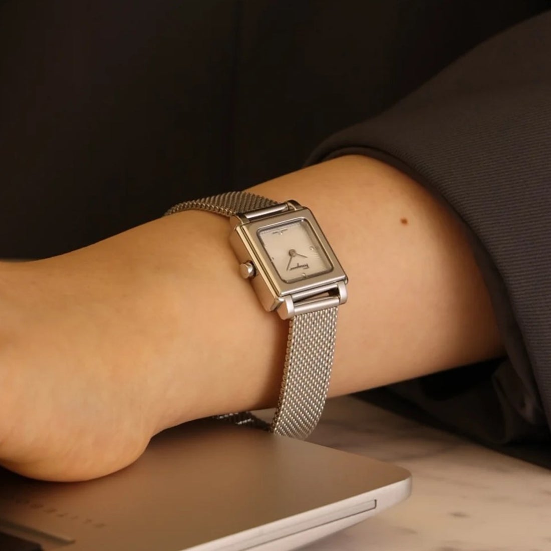 Salvatore Ferragamo フェラガモ Ferrgamo スクエア レディース 時計