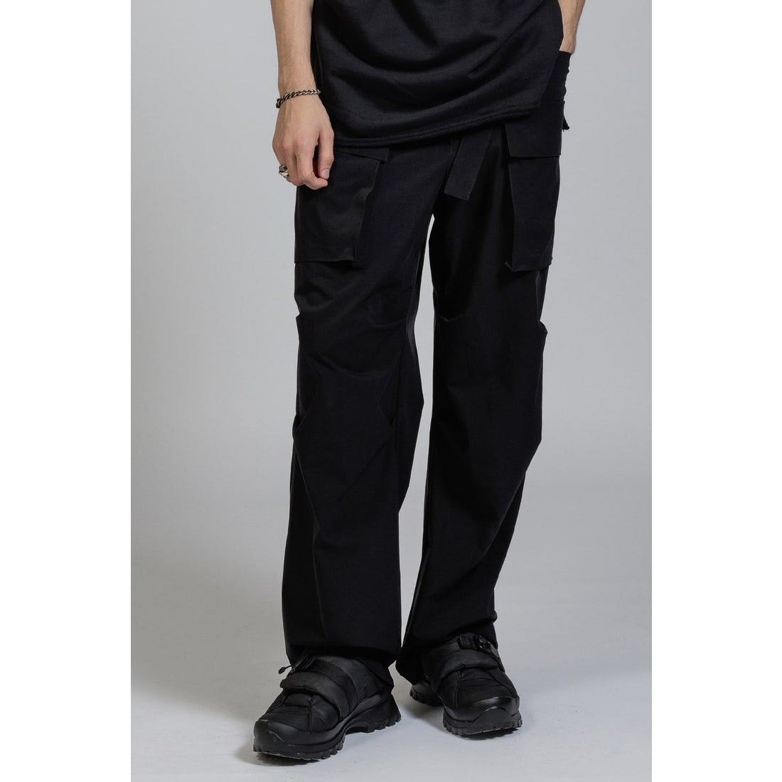 The Viridi-anne Water Repellent Stretch Cargo Pants （A-Black