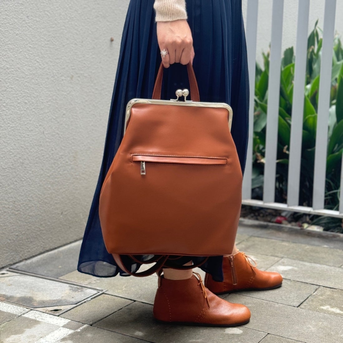 トミエコ Tomieco がま口 リュック バックパック シルバー金具のがま口