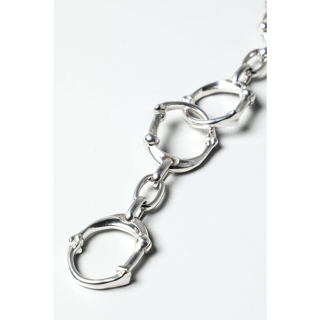 タカヒロミヤシタザソロイスト TAKAHIROMIYASHITATheSoloist. bone