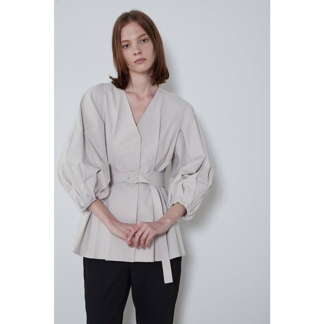 ル フィル LE PHIL 《LE PHIL》タスランストレッチブラウス （ベージュ