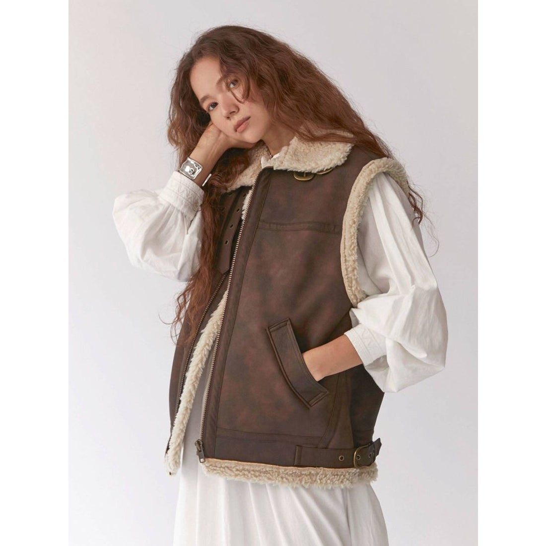 Ungrid ノースリボアフェイクムートンベスト（ブラウン