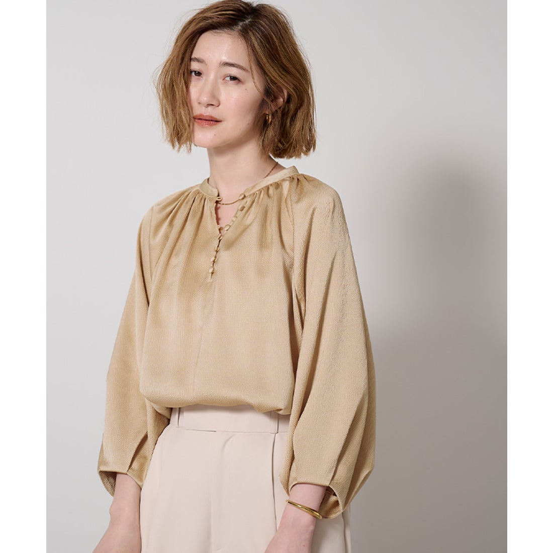 ユアーズ ur's サテンラグランスリーブブラウス （ゴールド） -靴
