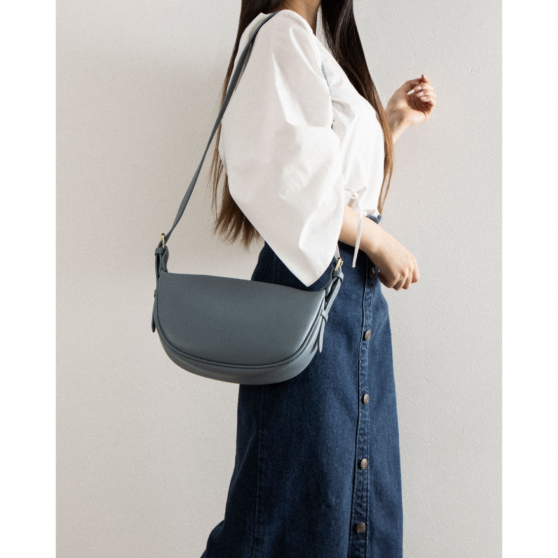 ビアデルトリトーネ Via Del Toritone 三日月型 ハーフムーンホーボー