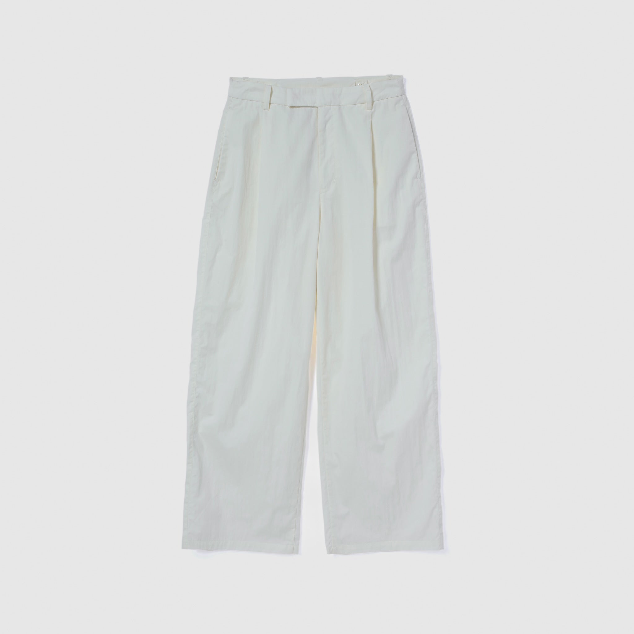 collab ナイロンtuckストレートパンツ