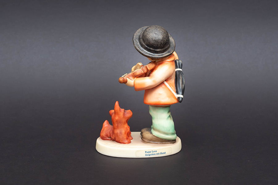 ゲーベル フンメル人形 『Puppy Love（パピー大好き）』を買い取りまし
