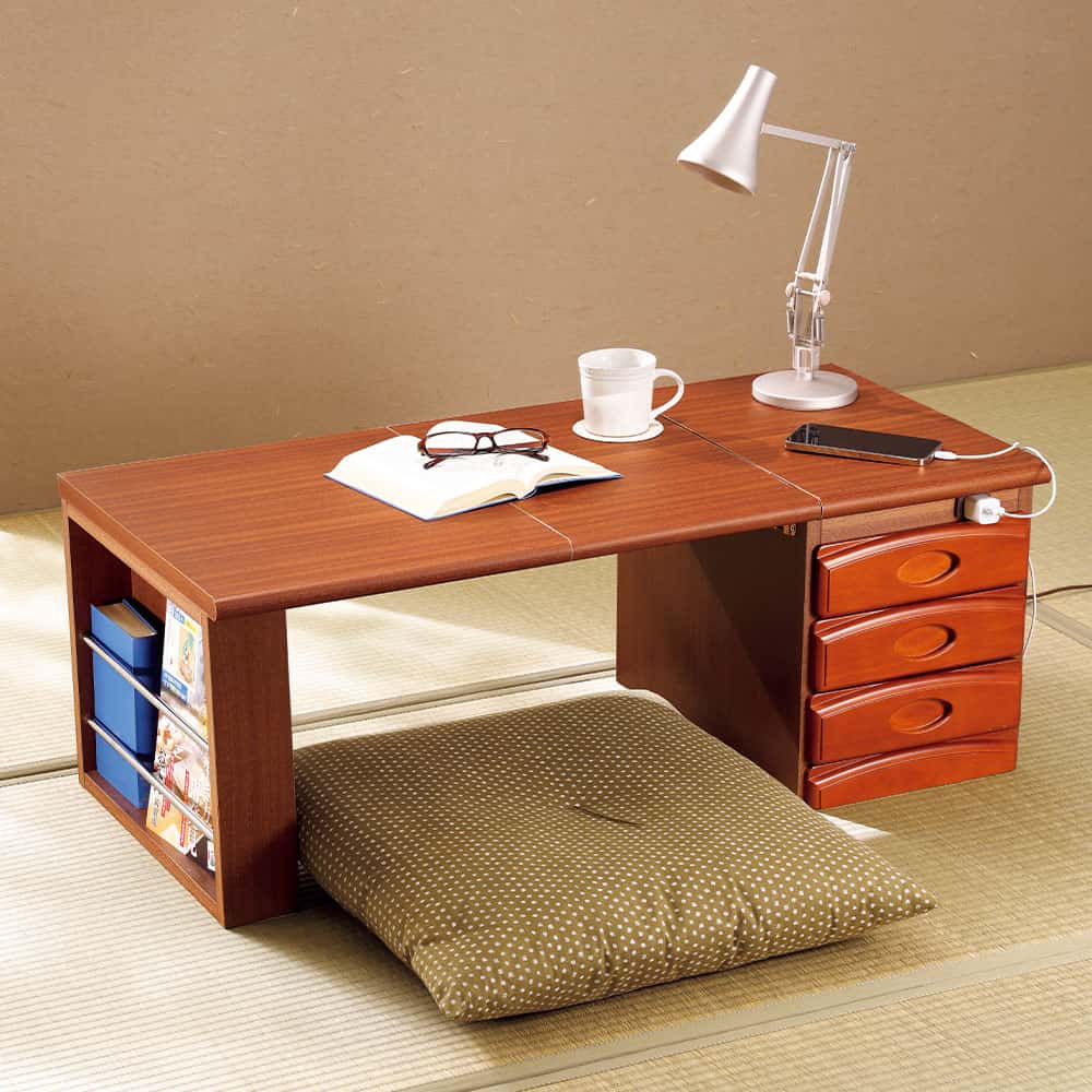 小さな書斎の空間が出現する「ワンタッチ文机」 | サライ.jp｜小学館の