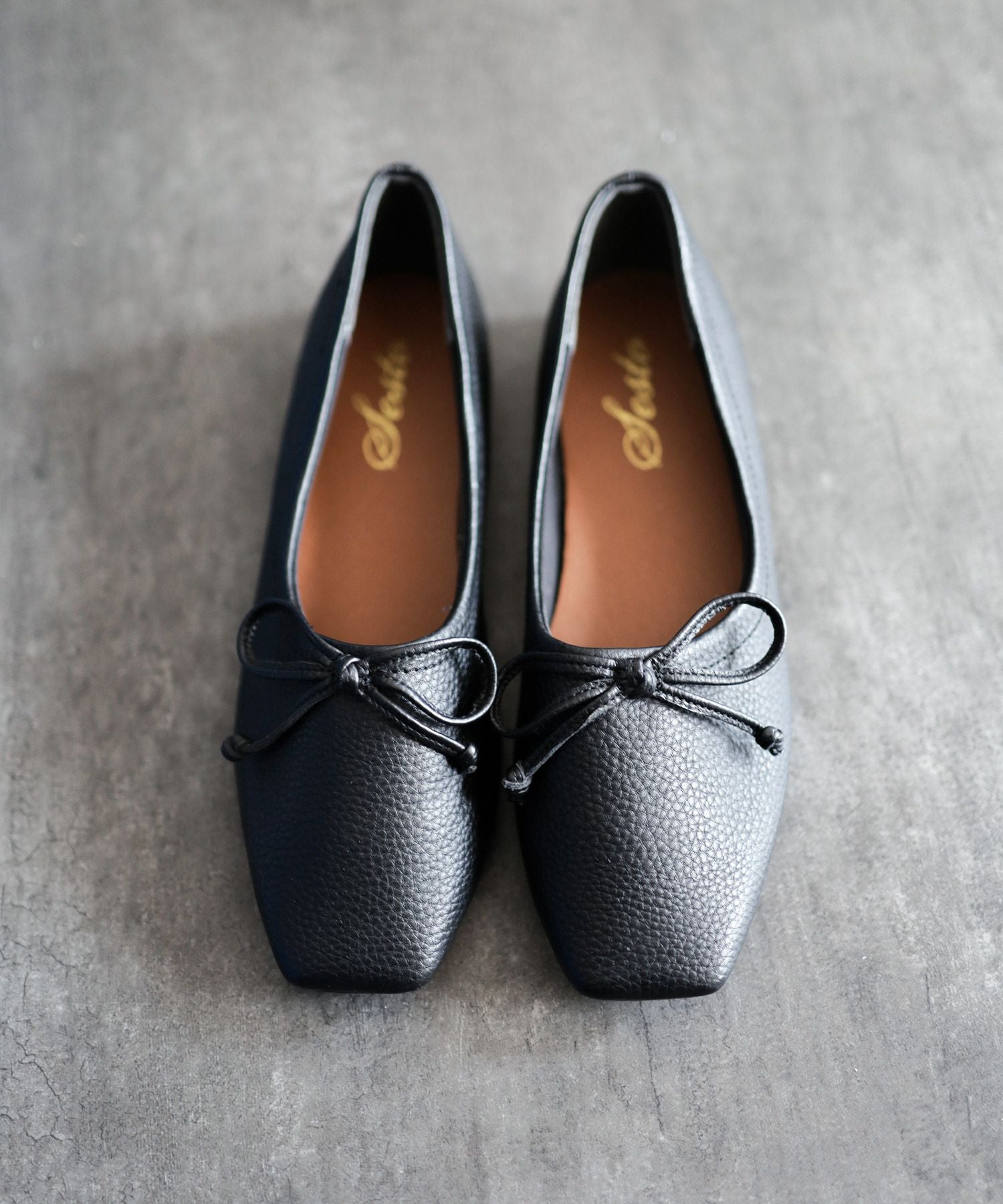 やわらかスムース素材のスクエアトゥ甲深バレエシューズ 一部4月上旬