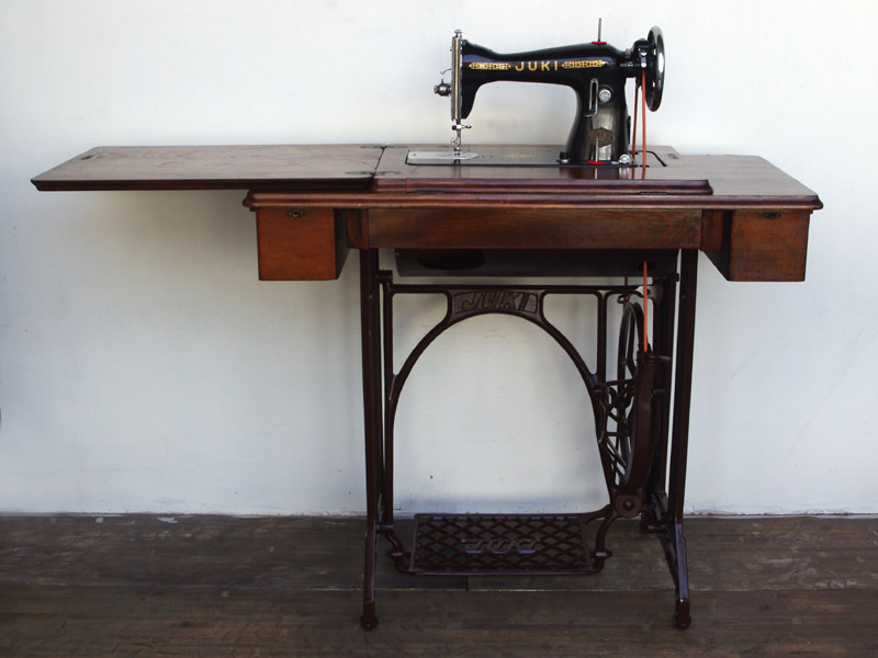 No.525 JUKI ジューキ製 家庭用足踏みミシン：アンティークミシン修理
