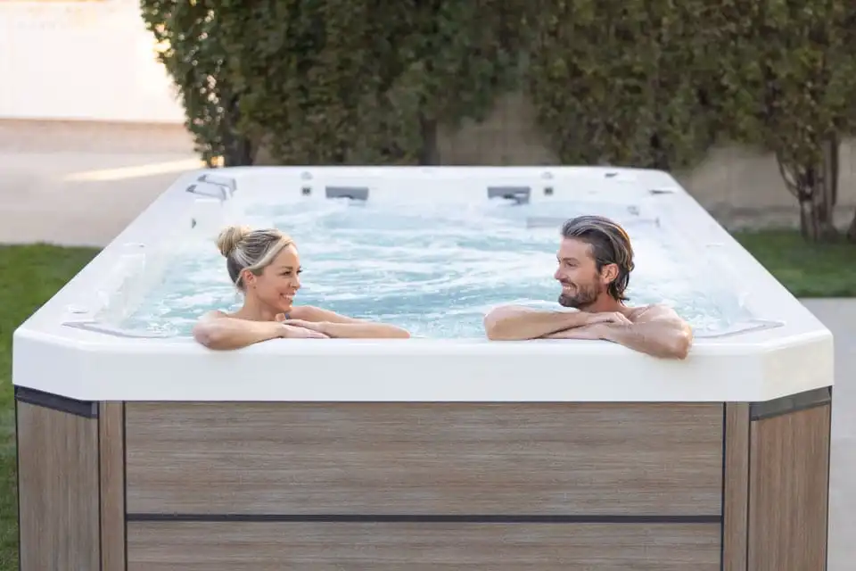 Bullfrog® Spas Swim Series – Paradise Valley Spas