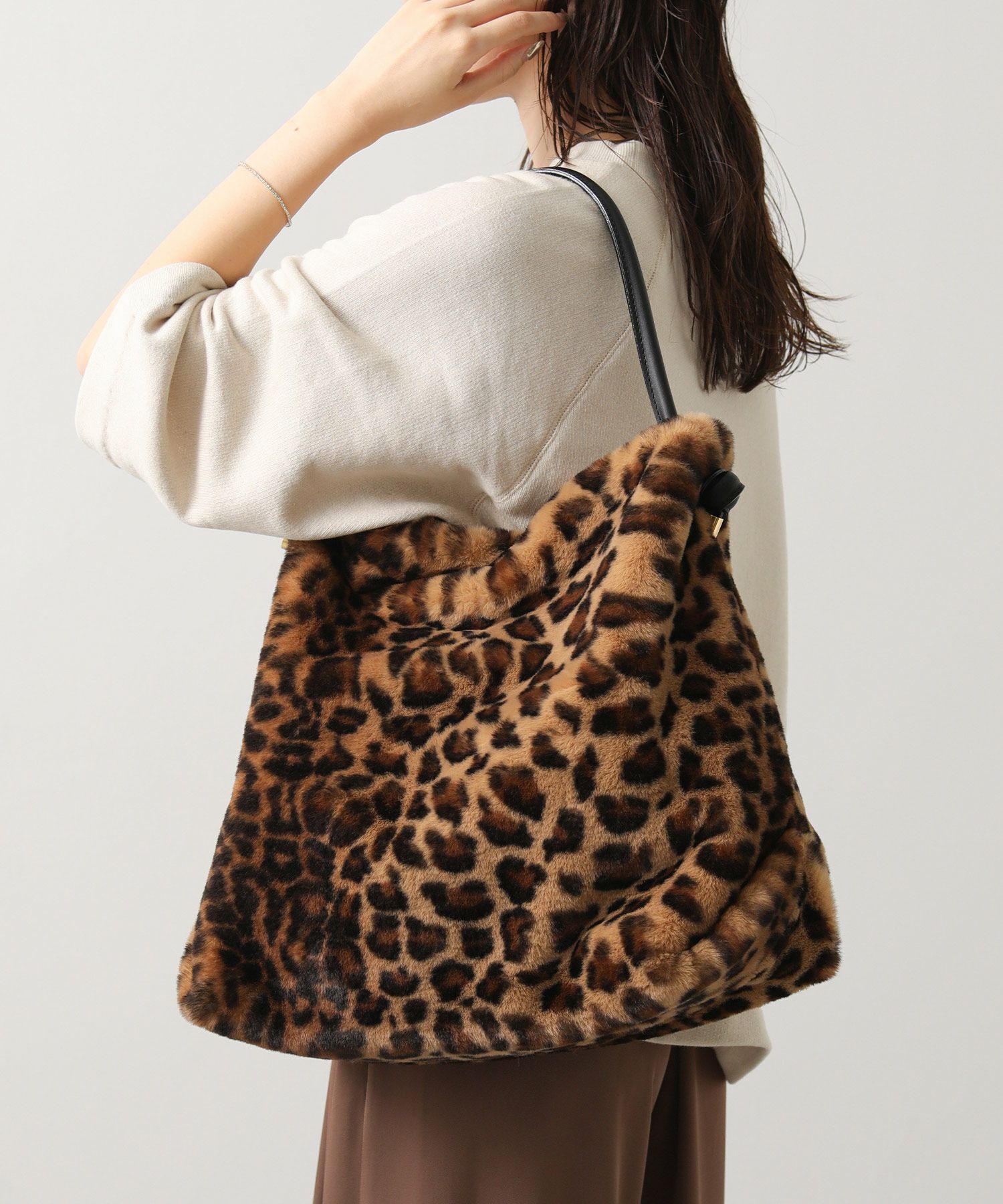 Vレオファートートバッグ | SEKIMIKI Online