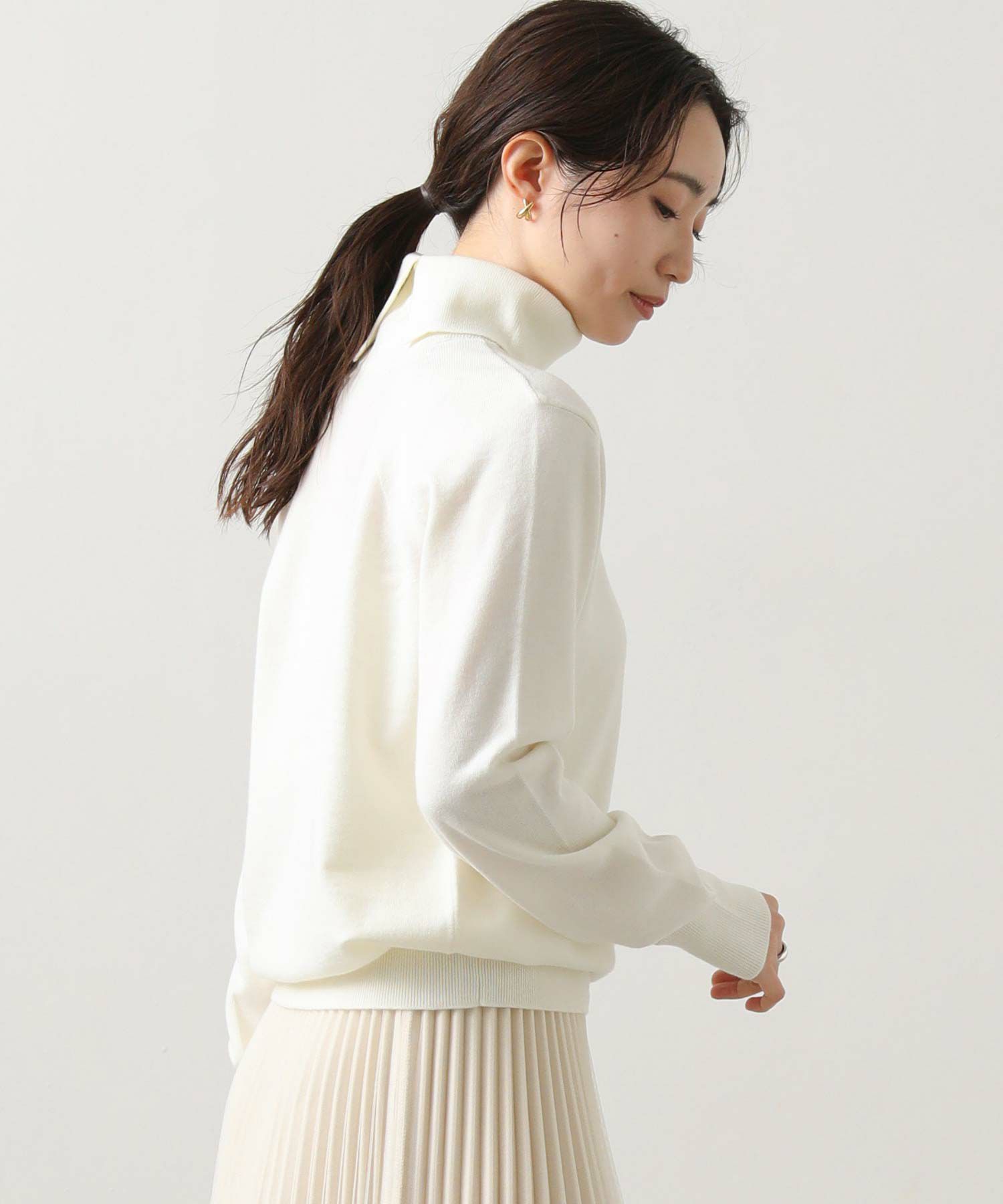 Gready Brilliantスリットハイネック前後2WAYニット | SEKIMIKI Online