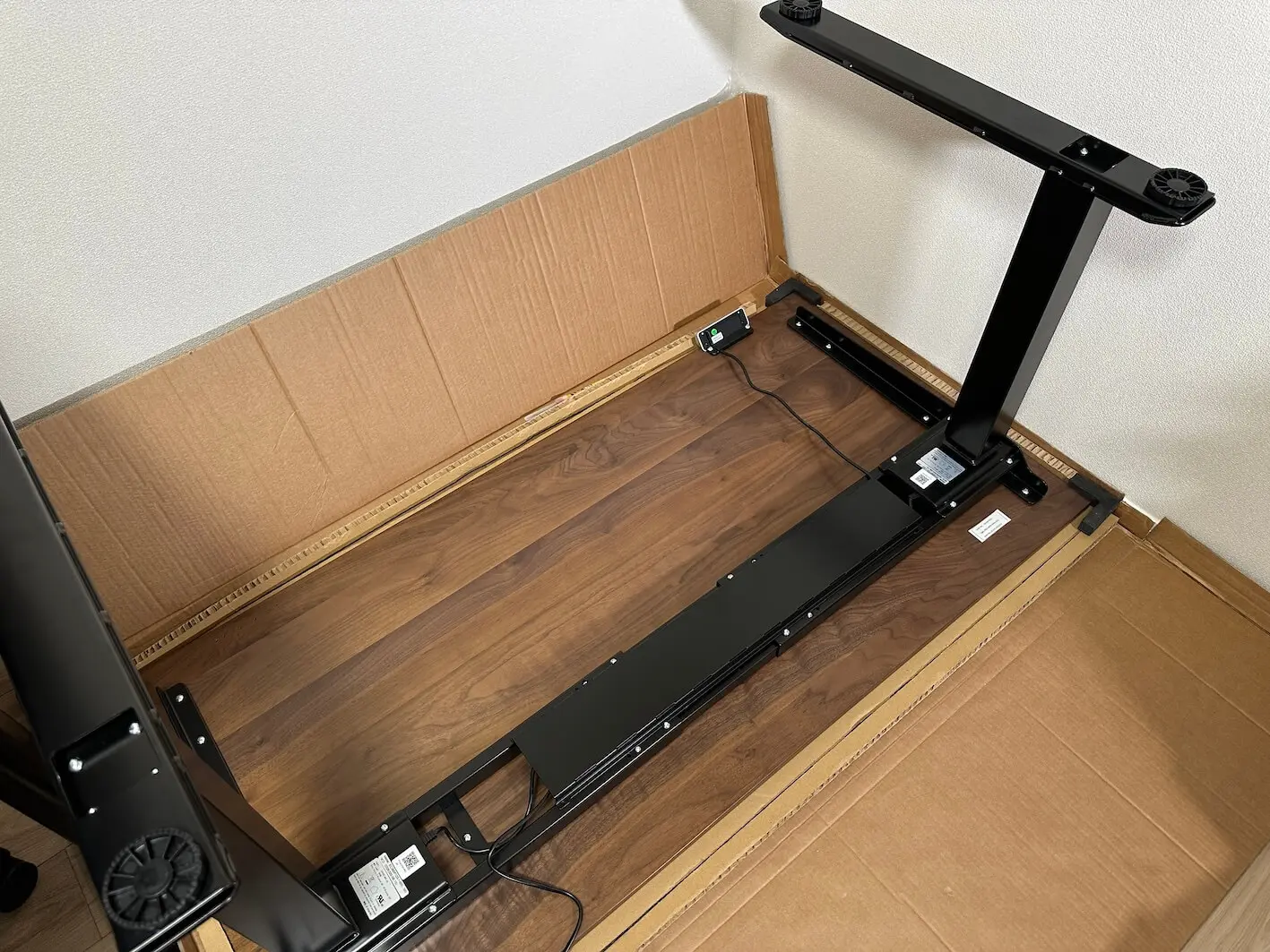 レビュー】FlexiSpot E7Pro + ウォルナット無垢材｜天板も自由に変え