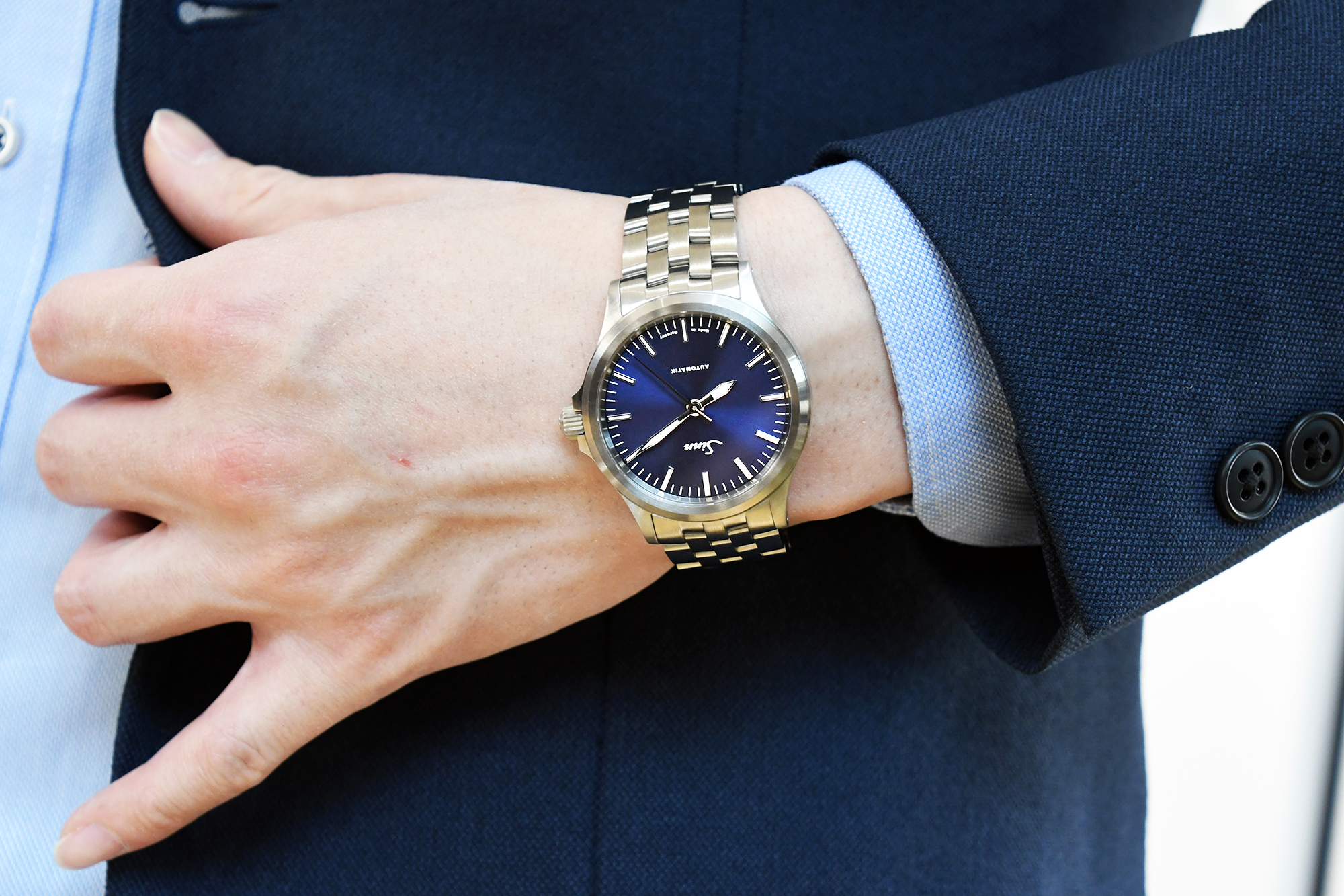 No.296】5連ブレスレットにブルー文字盤がスタイリッシュなT.K様の556