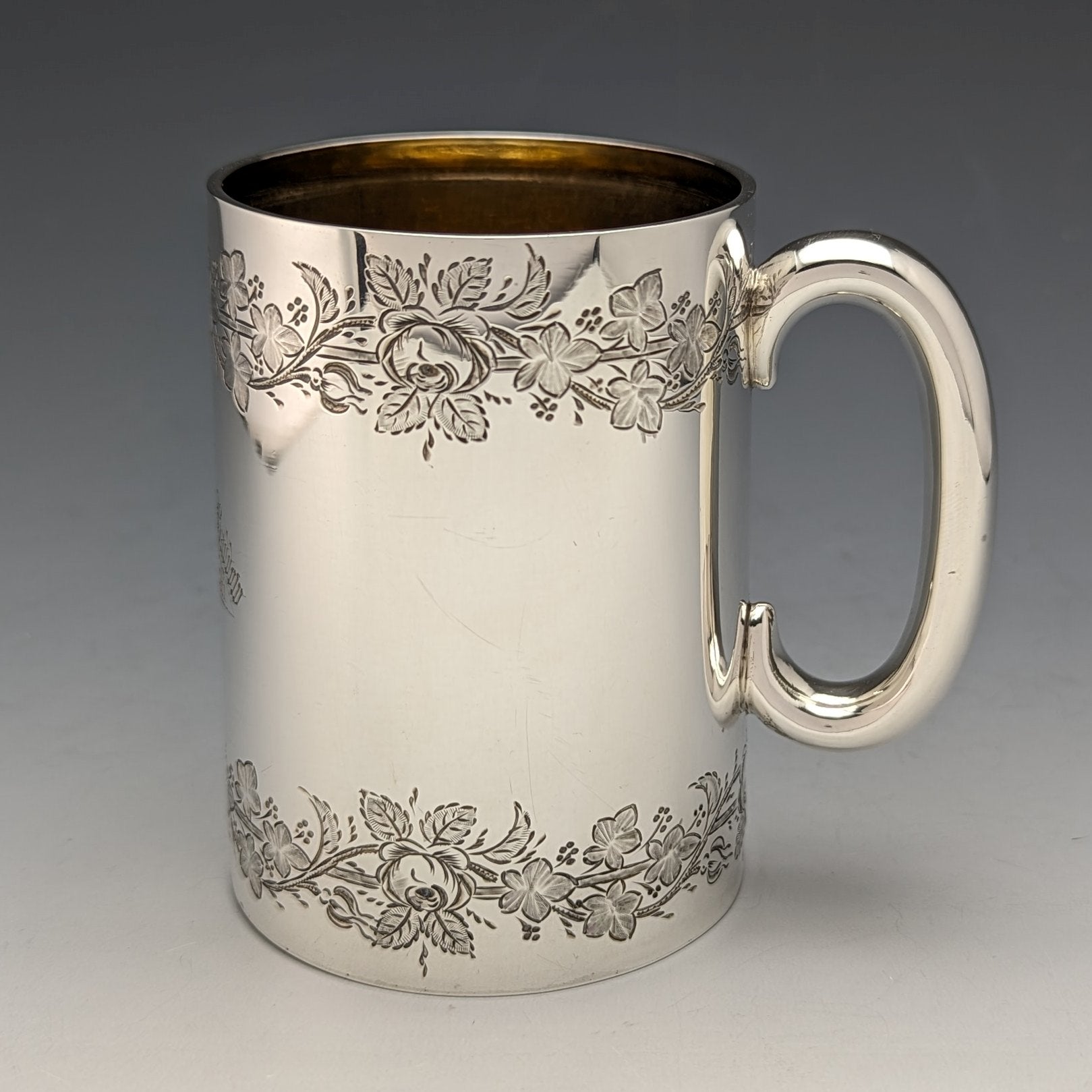 純銀のカバーのついたコップ3点セットです。未使用です