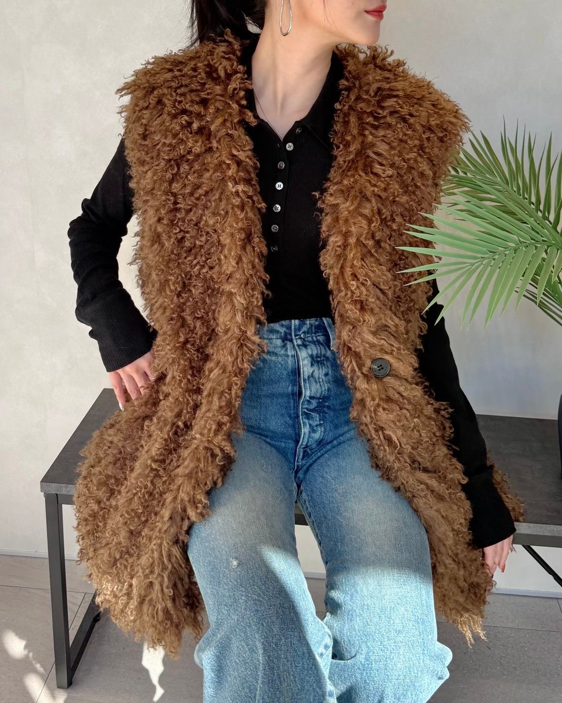 CINOH - CRINPED BOA VEST / クリンプドボアベスト (ブラウン) | Sir