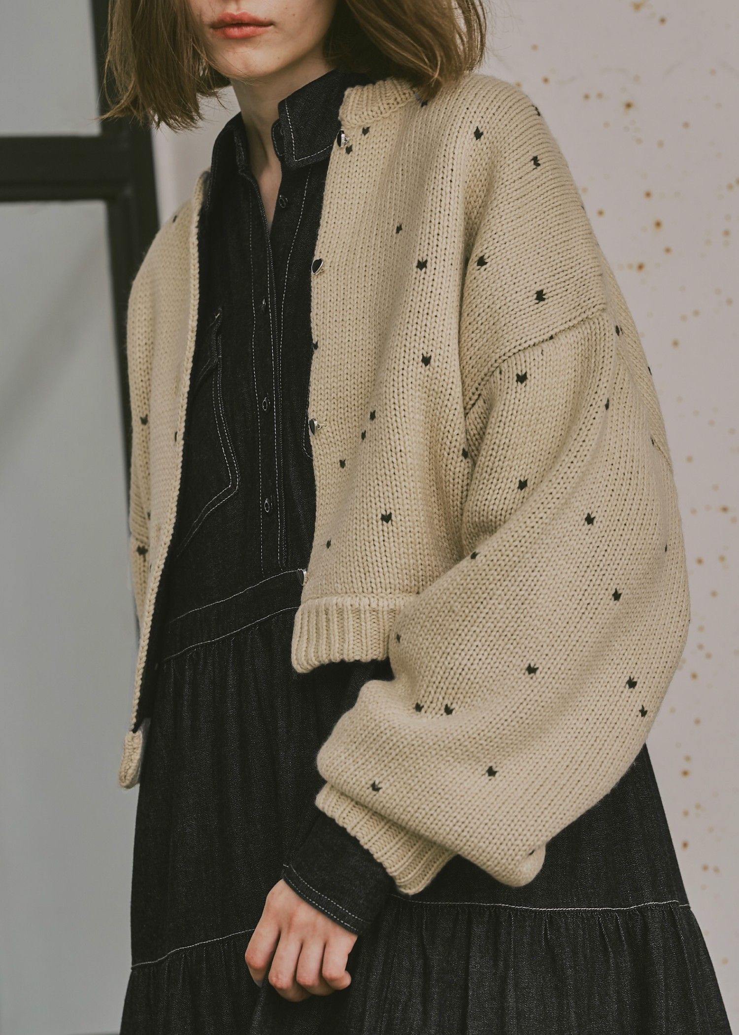 WILLFULLY - heart dot jacquard reversible cropped knit cardigan