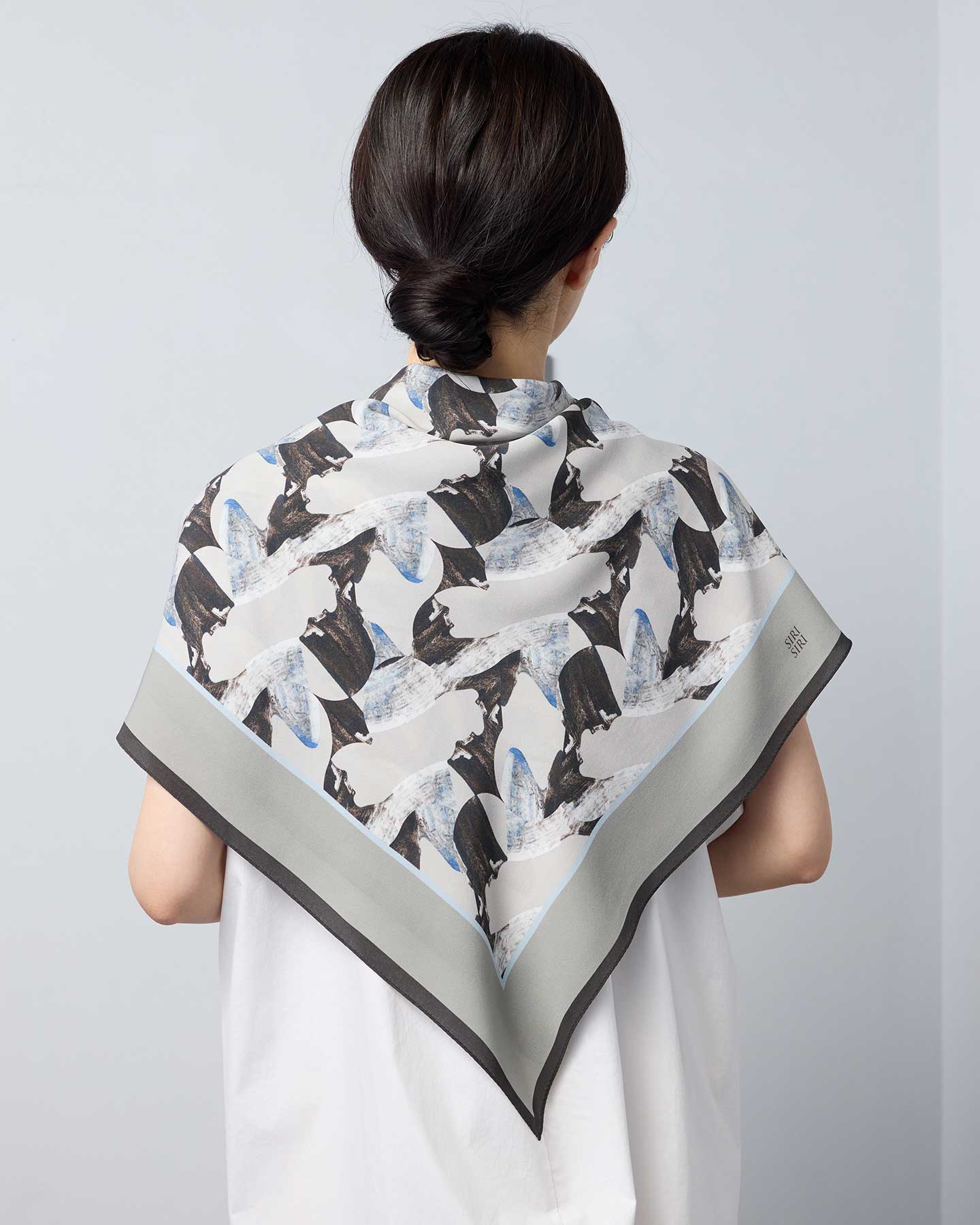 Bienvenue Studios × SIRI SIRI Scarf GENTLE KNIFE – SIRI SIRI