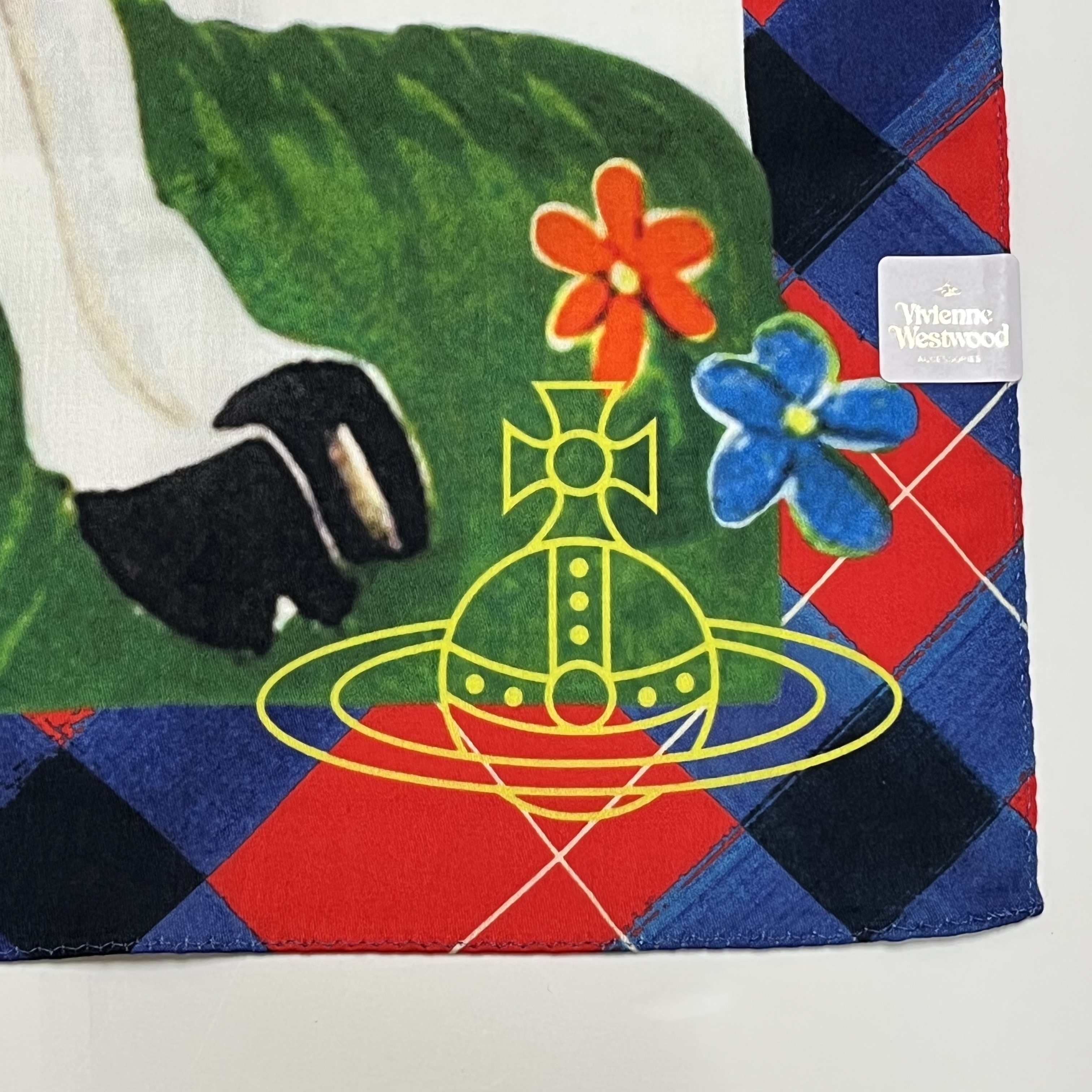 再入荷】ヴィヴィアンウエストウッド ハンカチ | 婦人洋品売場 | 大丸
