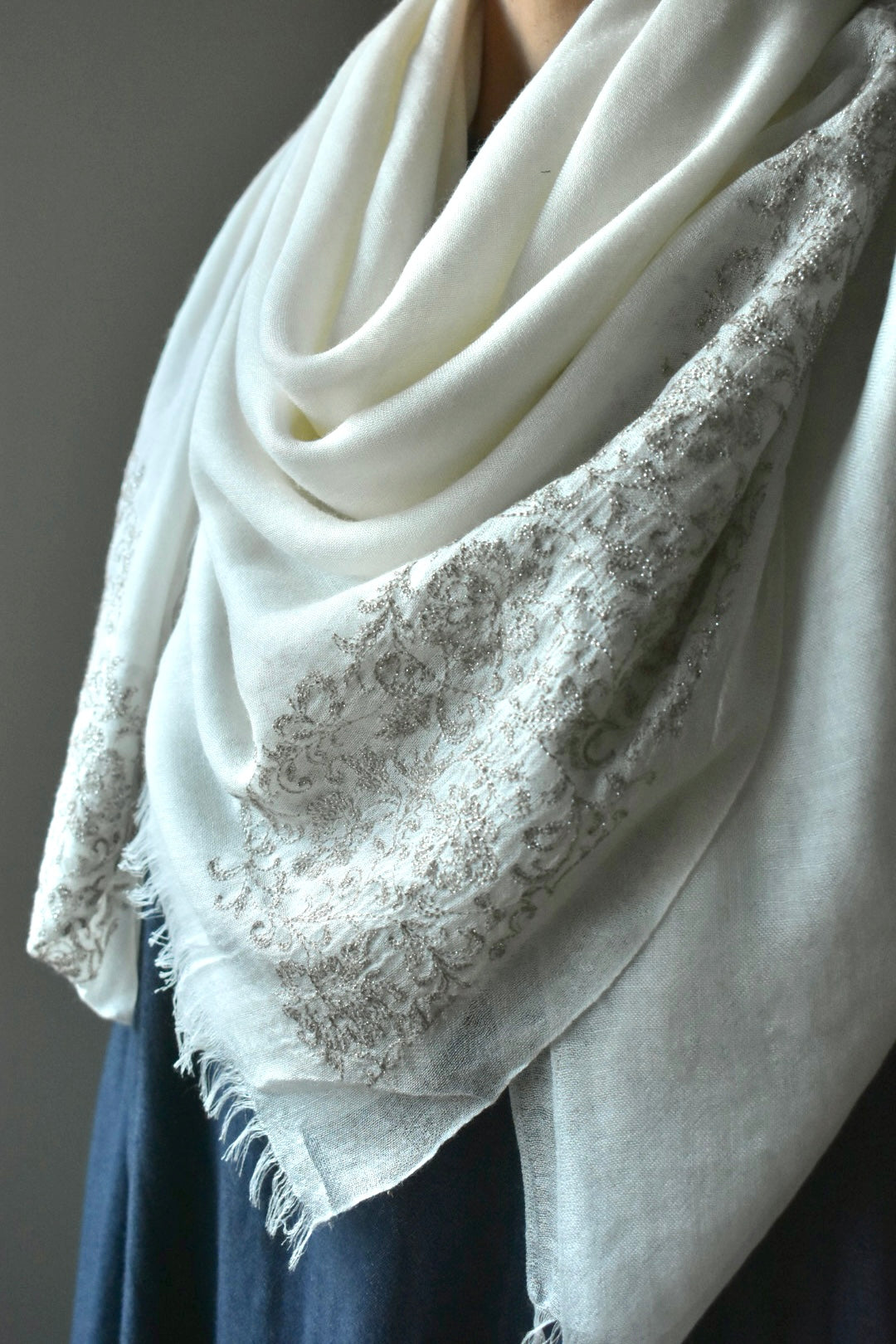 シルクカシミヤ 刺繍ストール 25秋冬新作 Embroidery stole – muto