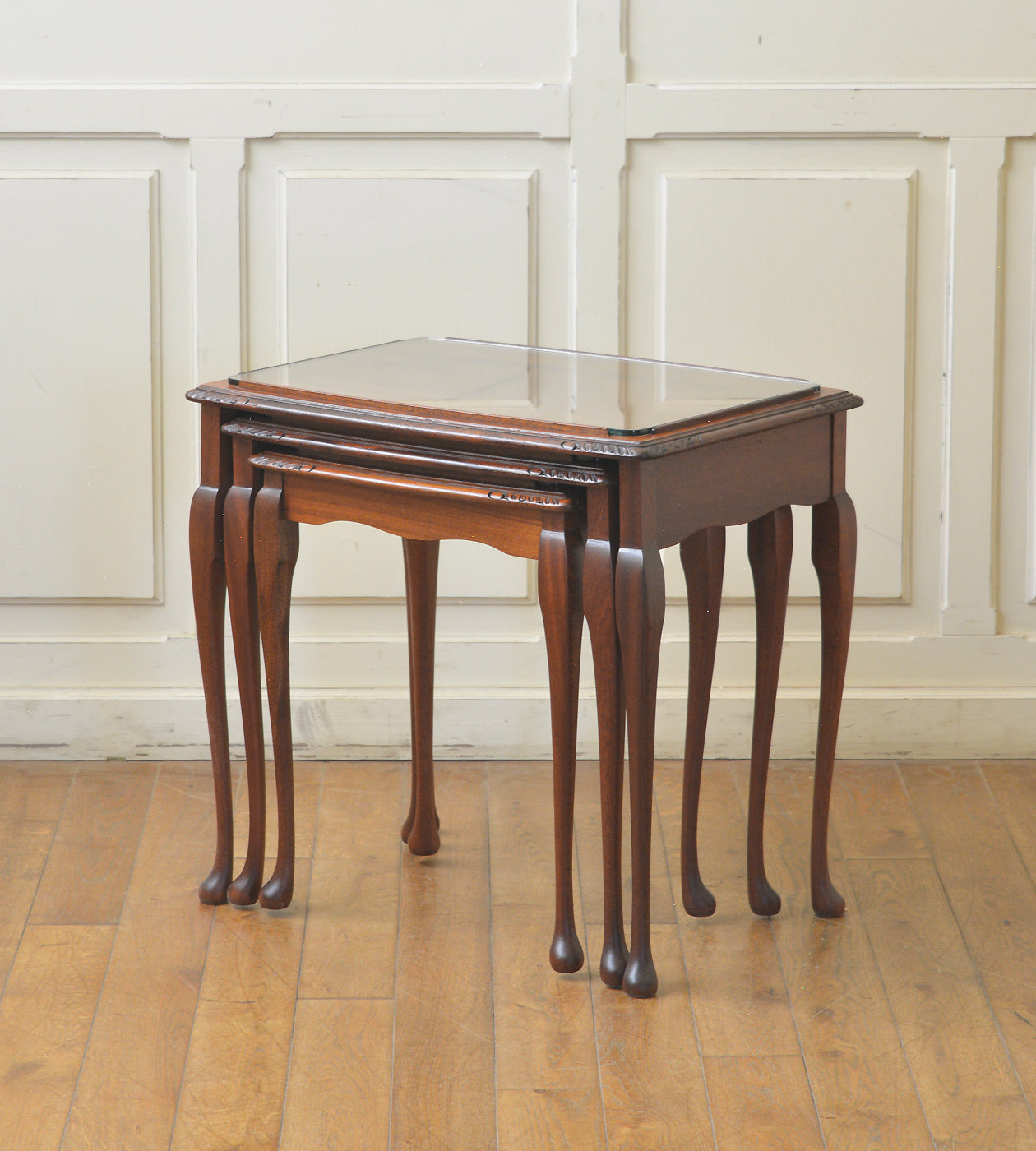 アンティークネストテーブル – 英国アンティーク家具専門店 神戸家具