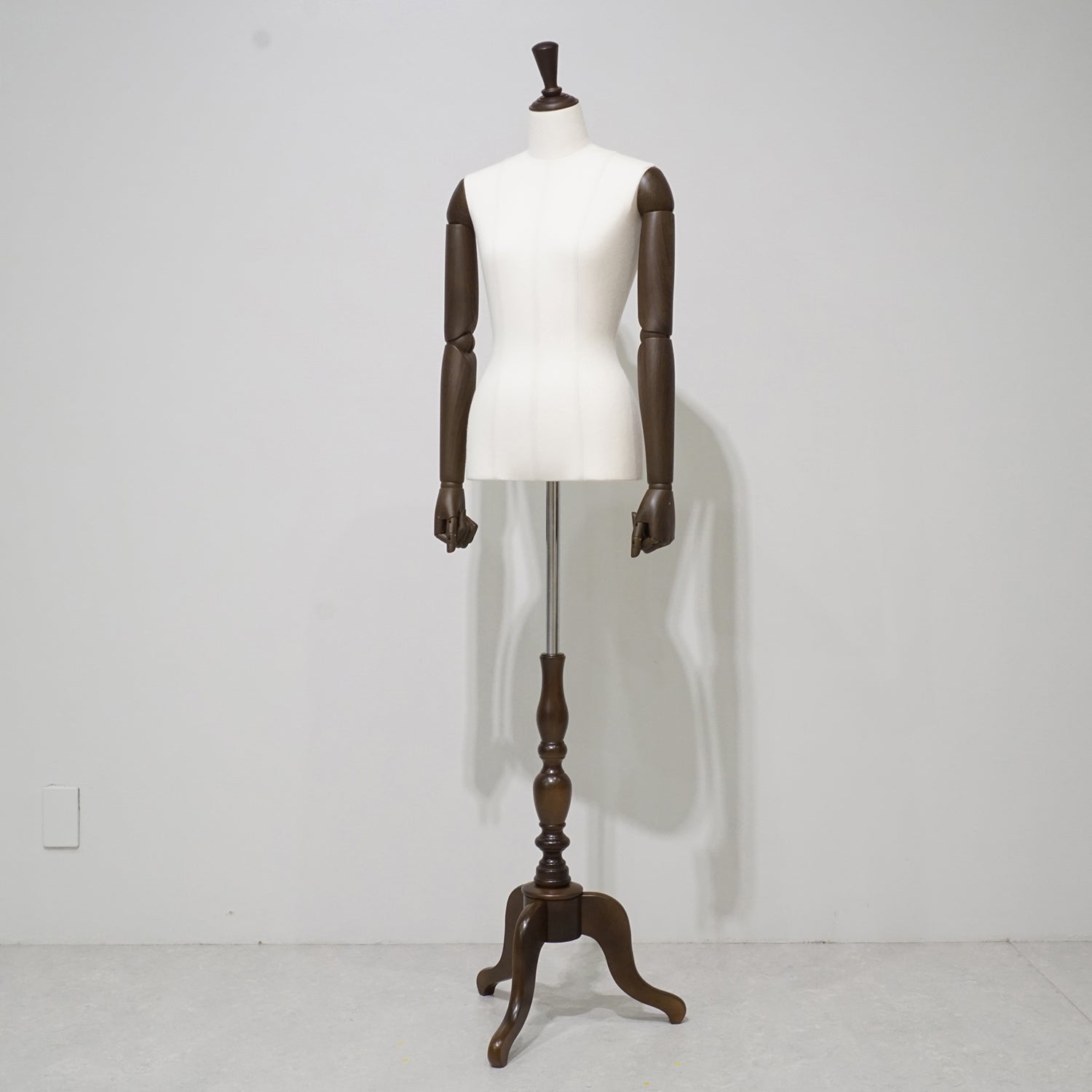 レディース 全身トルソー 腕つき｜おしゃれな什器の企画・製造・販売