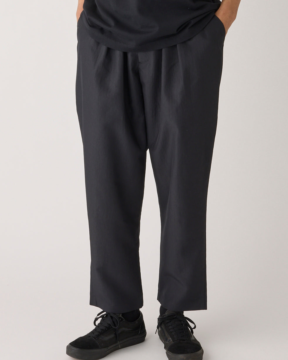 ホワイトマウンテニアリング】ポリエステル タフタ テーパード