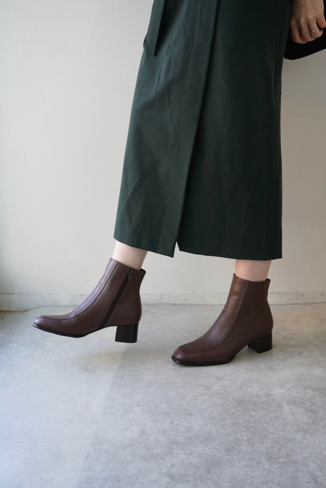 z-9 スクエアトゥショートブーツ／マロンブラウン – ZUCCOTTO