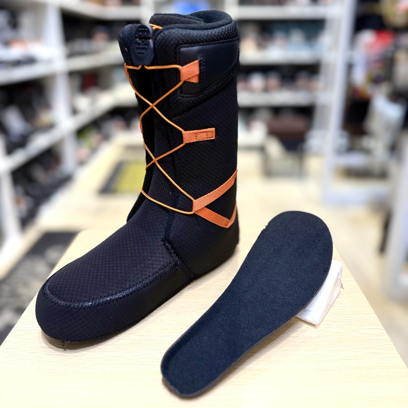 24-25 THIRTYTWO SHIFTY BOA カラー:BLACK 25.5cm サーティーツー