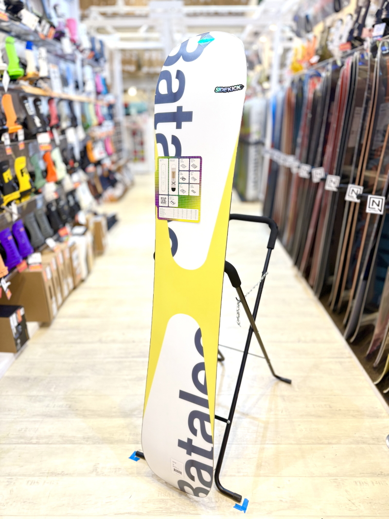 即納】 メンズ スノーボード 板 型落ち Bataleon Evil Twin 151cm 24