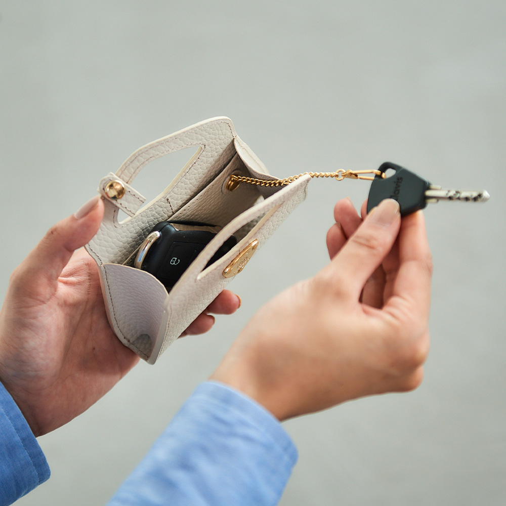 s*a様 ほぼ未使用！ATAO elvyチャーム カード入れチャーム トープ ア