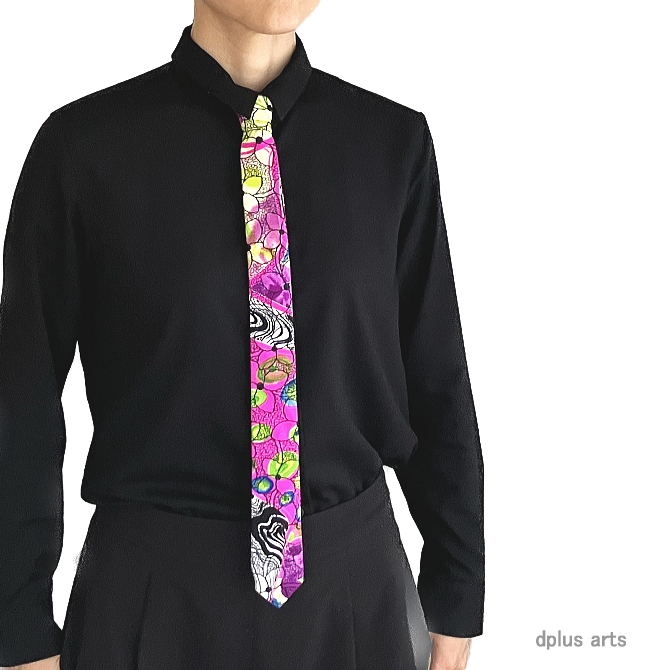 アートのような個性的なネクタイ】世界に一本の表情 幾何学 柄