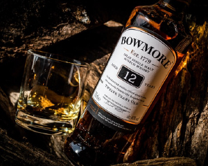 ボウモア ウイスキー 12年 40度 箱付（角箱） 並行 700ml シングル