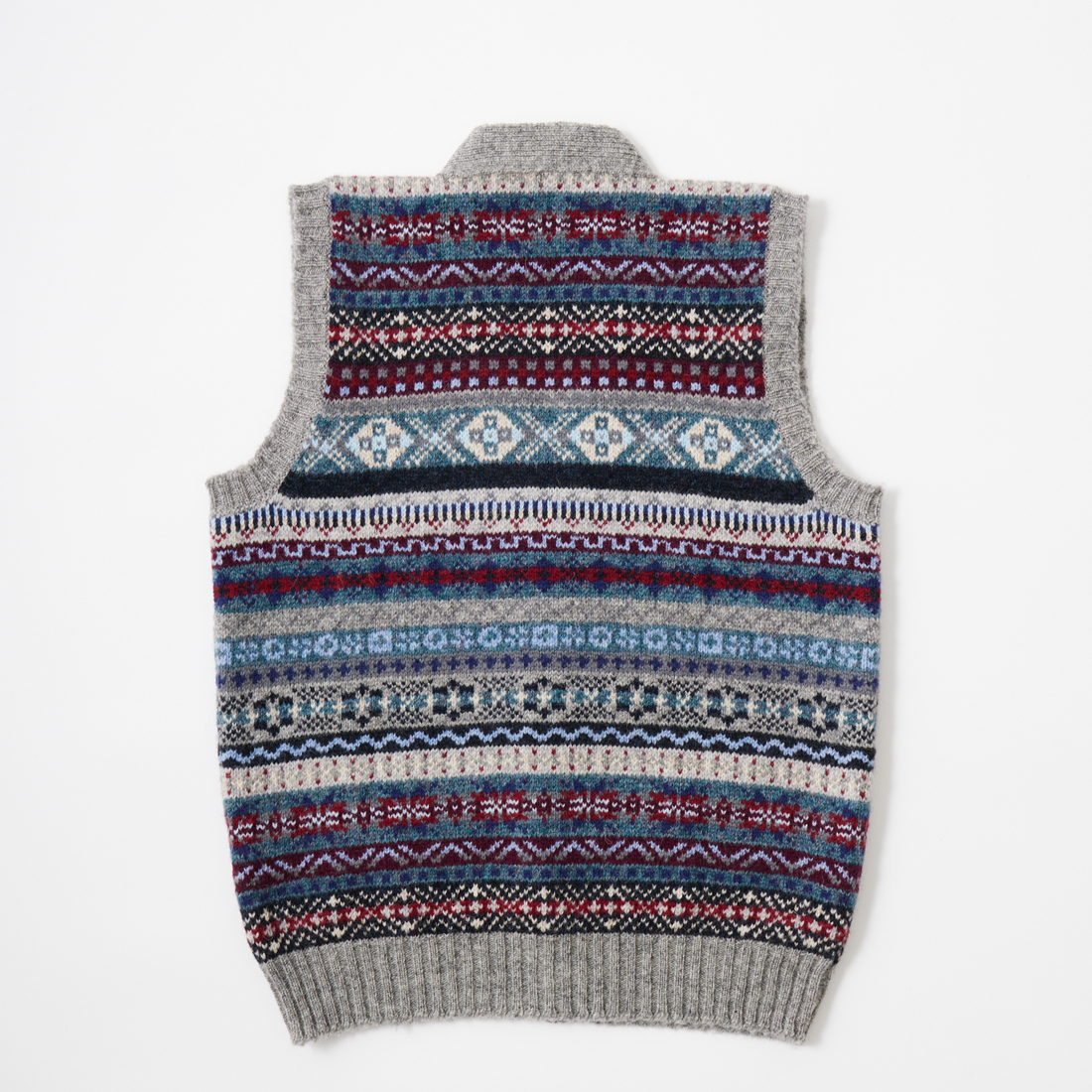 Jamieson's of Shetland JAMIESON'S ジャミーソンズ フェアアイル柄 V