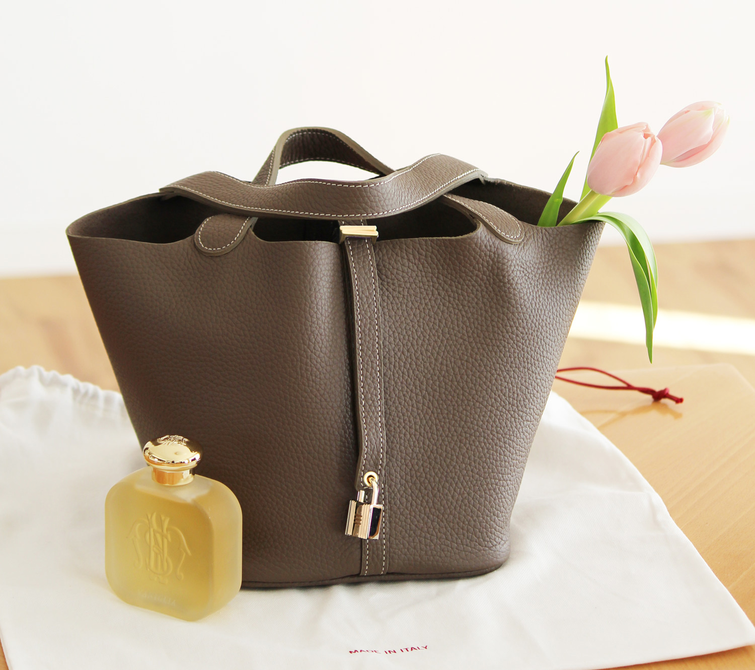 キューブバッグ レザー 本革 牛革 母 バッグ ママ セレモニー 誕生日