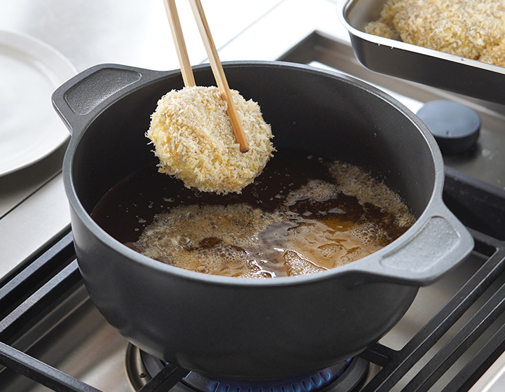 文化軽金属鋳造 藤栄 味わい鍋 両手 特深22cm アルミ鍋 万能鍋 両手鍋