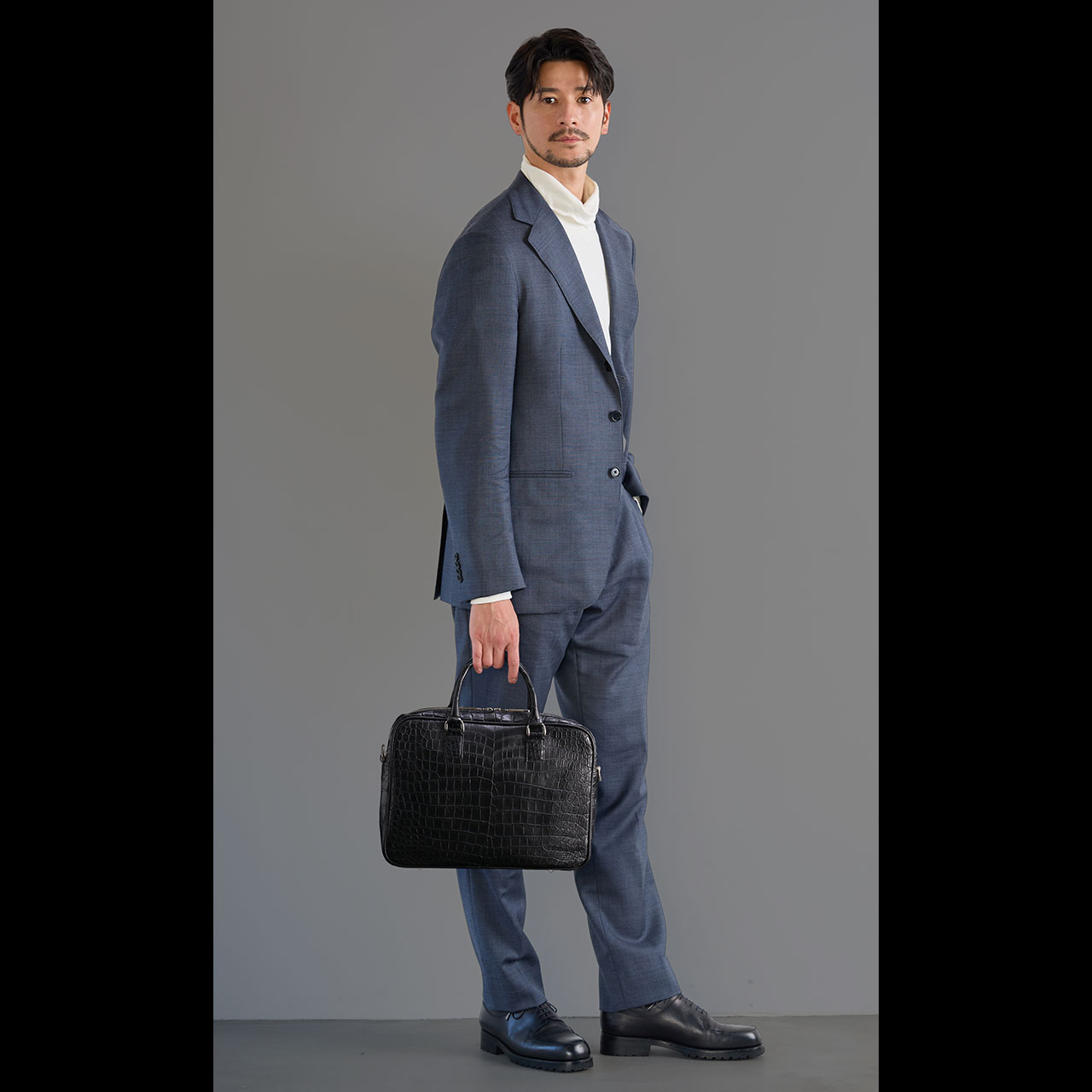 sankyo shokai（三京商会） 日本製 クロコダイル ブリーフケース