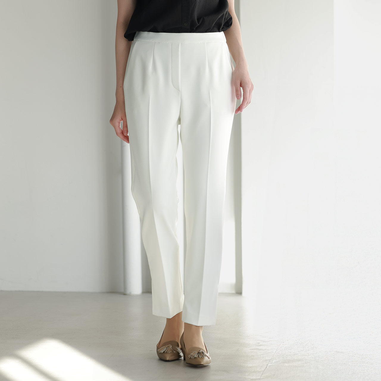 sankyo shokai（三京商会） 明るい色も透けにくい テーパードパンツ