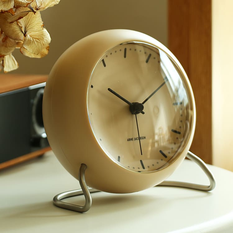 ARNE JACOBSEN（アルネ ヤコブセン） テーブルクロック CITY HALL