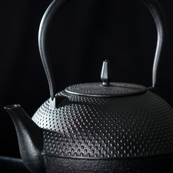 池永鉄工 鉄瓶 1.2L IH対応 梔子あられ文様 小 南部鉄器 日本製