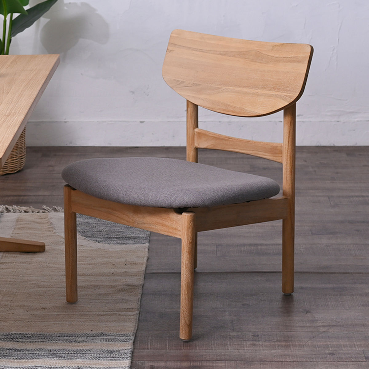 ダイニングチェア ロータイプ チーク無垢材 CALM 座面高37cm （ 食卓