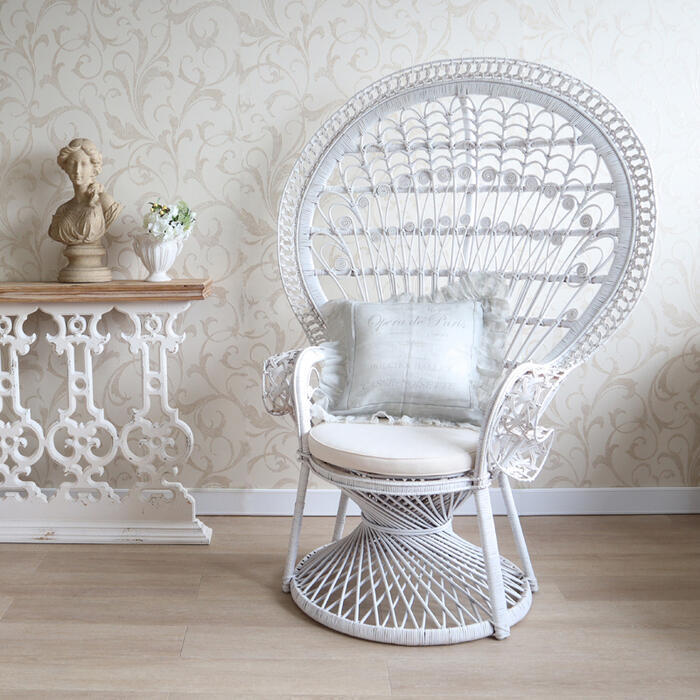 籐編み ピーコックチェア ホワイト ラタン チェア ディスプレイ