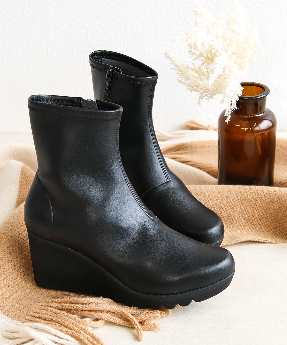 FIRST CONTACT（ファーストコンタクト） ショートブーツ レディース